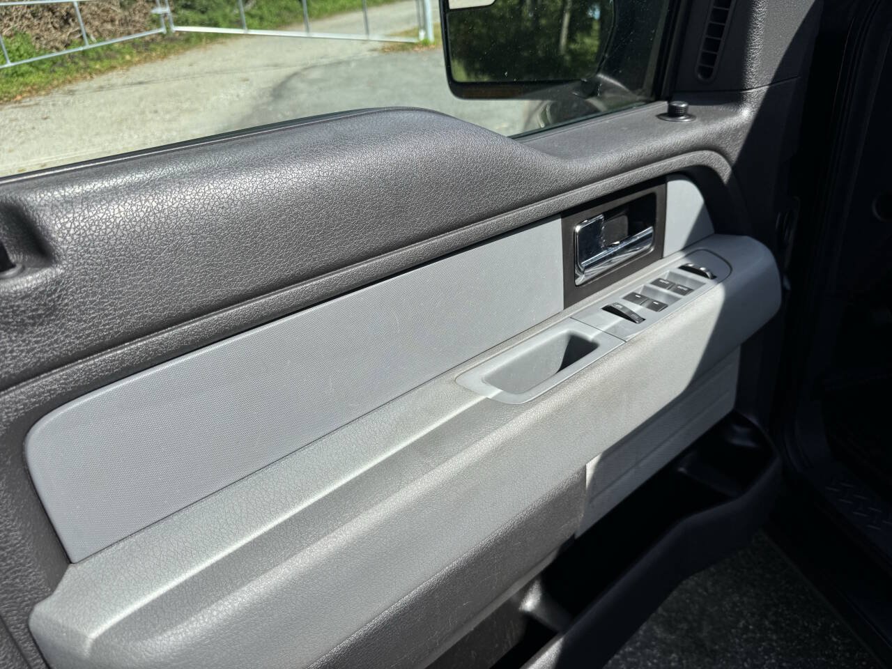Used 2013 Ford F150 XLT w/ Luxury Equipment Group RWD image 20