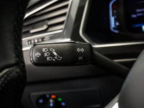 Used 2022 Volkswagen Tiguan SEL R-Line AWD/4WD image 18