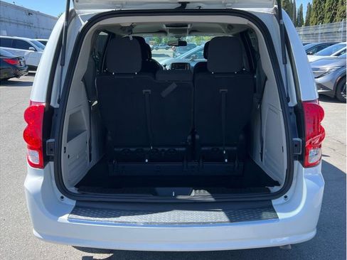 Used 2017 Dodge Grand Caravan SE w/ Power Window Group FWD image 5