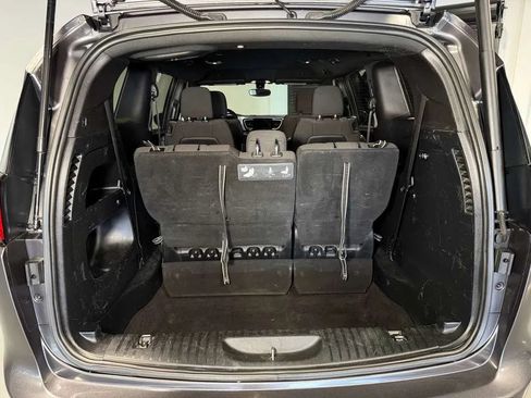 Used 2018 Chrysler Pacifica Touring Plus w/ S Appearance Package FWD image 14