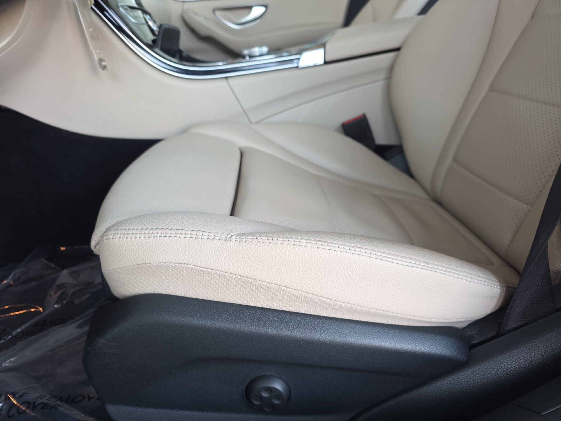 Used 2017 Mercedes-Benz C 300 4MATIC Sedan image 27