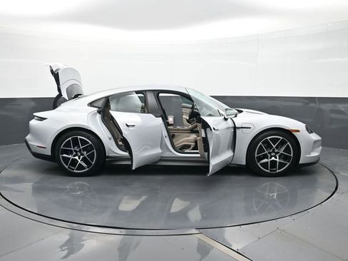 Used 2025 Porsche Taycan RWD image 35