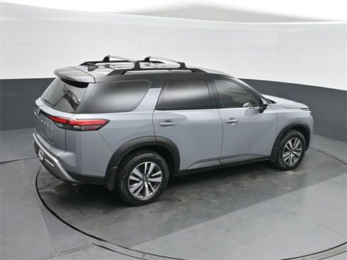 Used 2023 Nissan Pathfinder SL w/ Lighting Package (N92) image 32