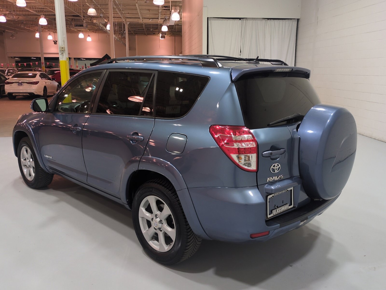 Used 2011 Toyota RAV4 Limited w/ Limited Extra Value Pkg AWD/4WD image 6