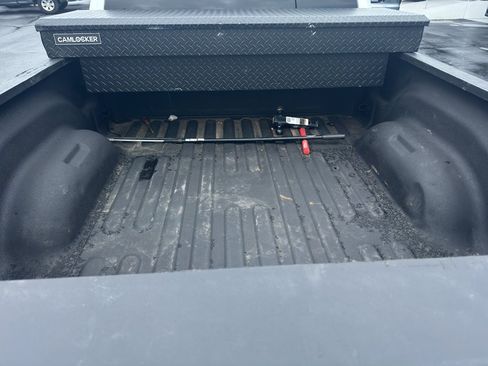Used 2022 RAM 2500 Tradesman w/ Chrome Appearance Group AWD/4WD image 6