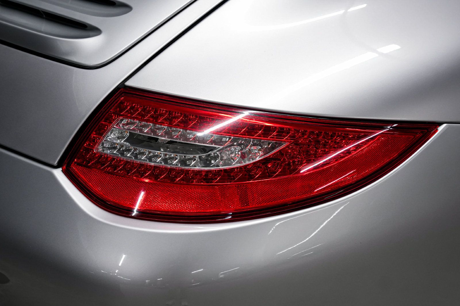 Used 2011 Porsche 911 Carrera RWD image 34