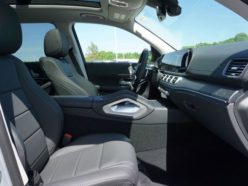 New 2026 Mercedes-Benz GLS 450 4MATIC image 49