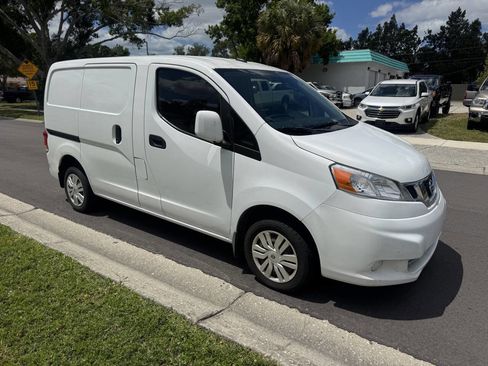 Used 2020 Nissan NV200 SV image 2