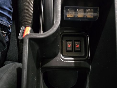 Used 2017 Nissan Juke SV image 39