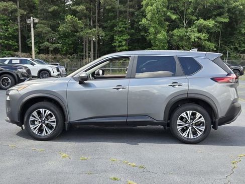 Used 2023 Nissan Rogue SV FWD image 2