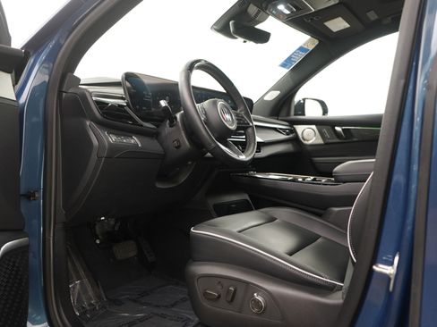 Used 2025 Buick Enclave Avenir w/ Super Cruise Package image 23