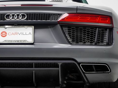 Used 2017 Audi R8 V10 w/ Carbon Exterior Package AWD/4WD image 19