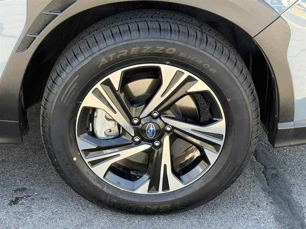 Used 2024 Subaru Crosstrek 2.0i Premium AWD/4WD image 9