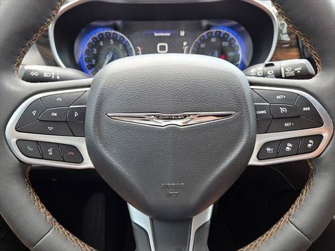 Certified 2022 Chrysler Pacifica Pinnacle FWD image 35