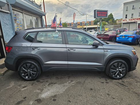 Used 2022 Volkswagen Taos S w/ IQ Drive S Package image 3