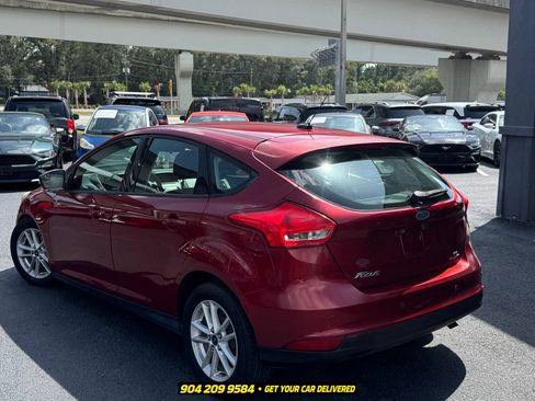 Used 2015 Ford Focus SE w/ Reverse Sensing Package FWD image 5