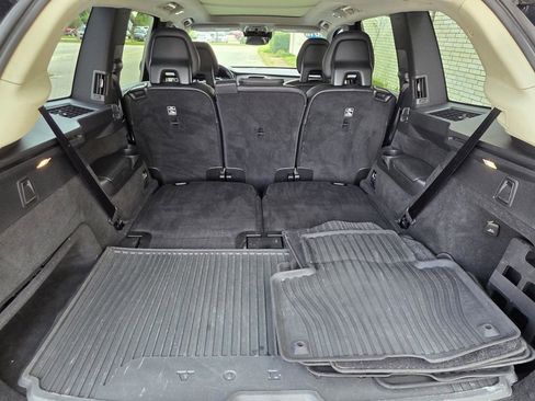 Used 2018 Volvo XC90 T6 Momentum w/ Convenience Package AWD/4WD image 13