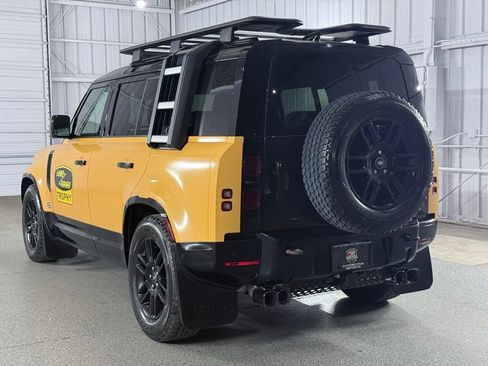 Used 2022 Land Rover Defender 110 X-Dynamic SE image 10