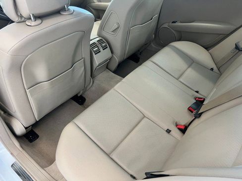 Used 2013 Mercedes-Benz C 300 Sport image 32