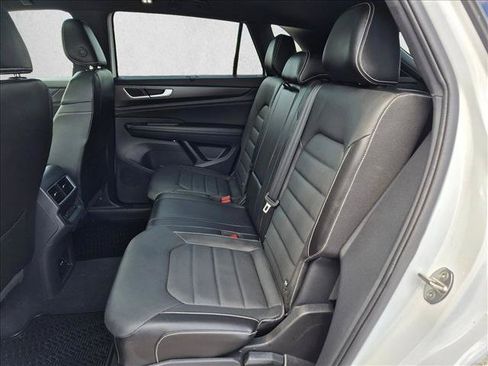 Used 2024 Volkswagen Atlas Cross Sport SEL R-Line AWD/4WD image 20