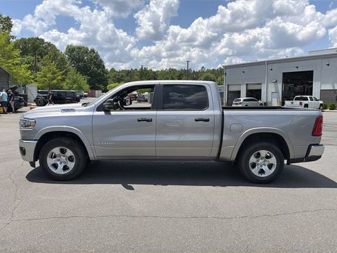 Used 2025 RAM 1500 Big Horn AWD/4WD image 10