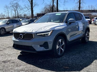 New 2025 Volvo XC40 B5 Core w/ Protection Package Premier