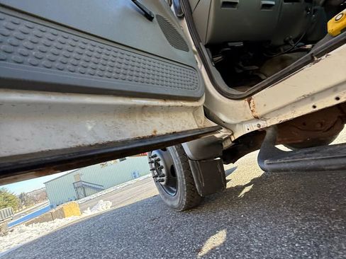 Used 2005 Ford F450 4x4 Regular Cab Super Duty image 40