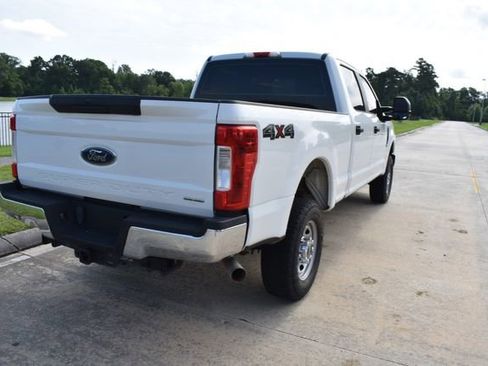 Used 2019 Ford F250 XL w/ Power Equipment Group AWD/4WD image 4