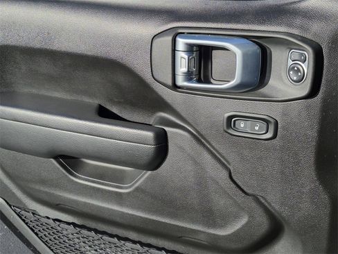 Used 2024 Jeep Wrangler Unlimited Rubicon w/ XTREMEE 35" Tire Package image 27