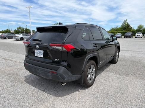 Used 2025 Toyota RAV4 XLE w/ Convenience Package AWD/4WD image 6