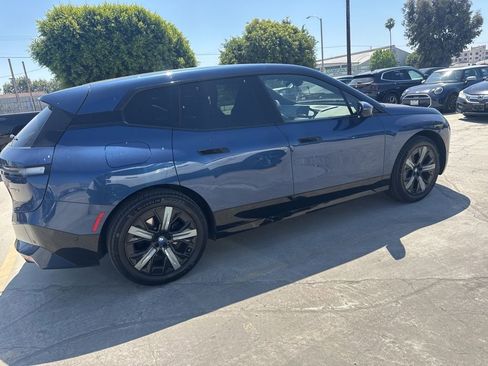 Used 2023 BMW iX xDrive50 w/ Sport Package AWD/4WD image 8