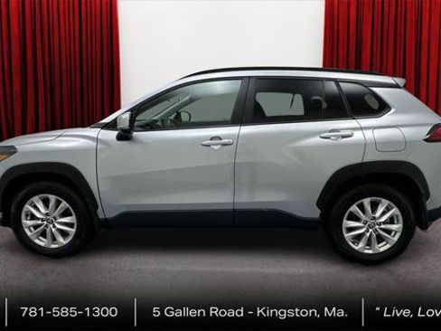 Certified 2024 Toyota Corolla Cross LE image 7