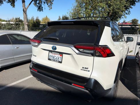Used 2021 Toyota RAV4 XSE AWD/4WD image 4