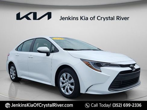 Used 2024 Toyota Corolla LE FWD image 17