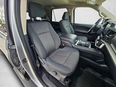 Used 2024 Ford Expedition XLT AWD/4WD image 20