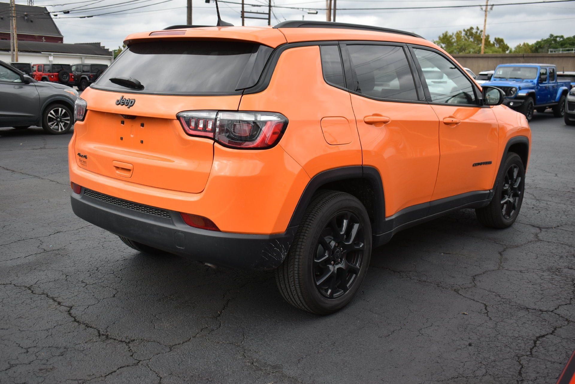Used 2026 Jeep Compass Latitude AWD/4WD image 13