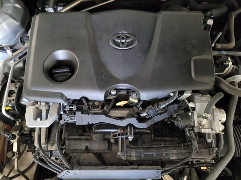 Used 2021 Toyota Camry SE w/ Cold Weather Package FWD image 30