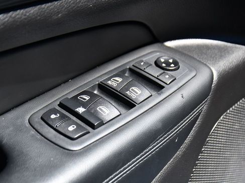 Used 2020 Jeep Grand Cherokee Altitude image 23