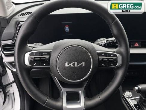 Used 2023 Kia Sportage EX AWD/4WD image 13