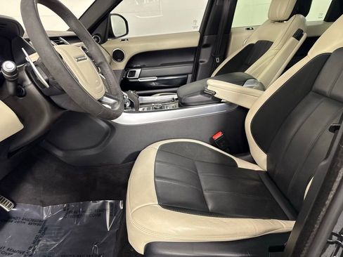 Used 2019 Land Rover Range Rover Sport HST image 11