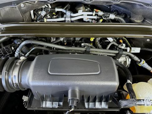 Certified 2022 Ford Explorer ST-Line w/ Class IV Trailer Tow Package image 9