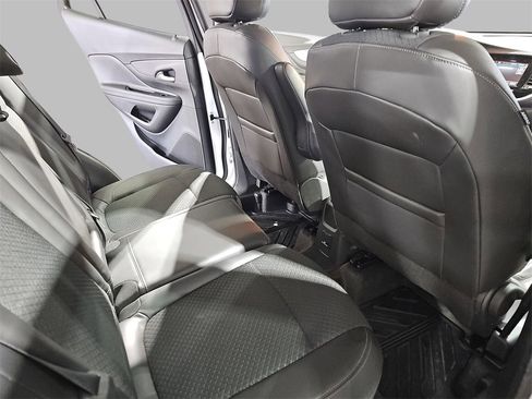 Used 2022 Buick Encore Preferred w/ Safety Package image 11