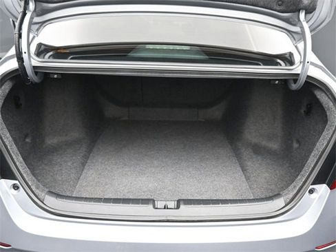 Used 2019 Honda Accord EX image 36