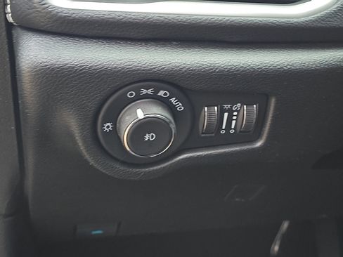 New 2026 Chrysler Pacifica Select w/ S Appearance Package image 13