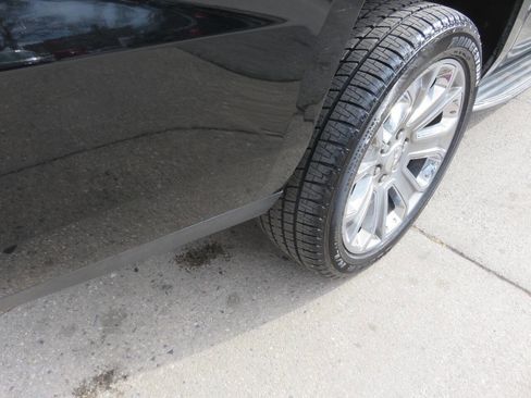 Used 2016 GMC Yukon XL SLT w/ Open Road Package image 40