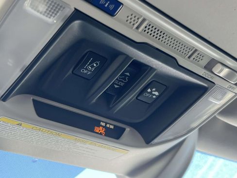 Used 2019 Subaru Forester Premium w/ All-Weather Package image 12