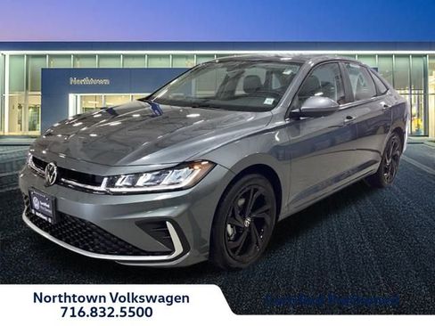 Used 2025 Volkswagen Jetta SE w/ Sunroof Package image 1