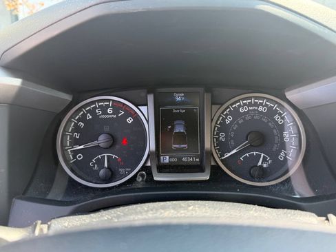 Used 2023 Toyota Tacoma SR5 w/ Technology Package AWD/4WD image 11