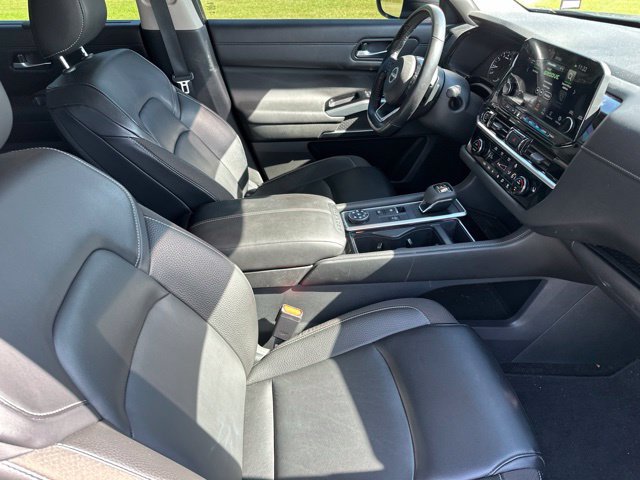 Used 2024 Nissan Pathfinder SL w/ SL Premium Package AWD/4WD image 28