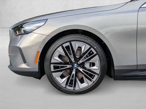 Used 2026 BMW i5 eDrive40 AWD/4WD image 10